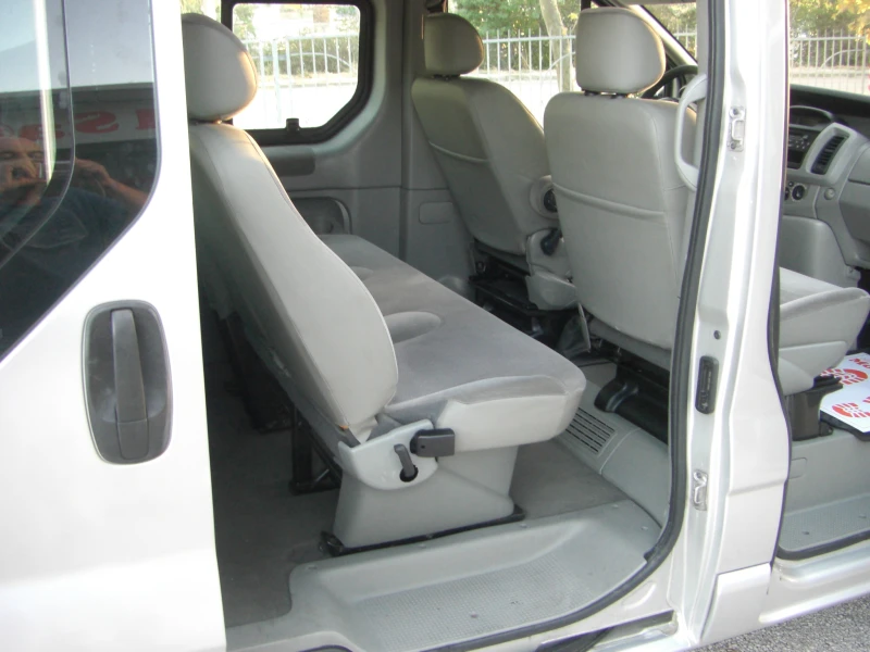 Opel Vivaro 1.9dci TOUR KLIMA 6ck. 8MECTA, снимка 14 - Бусове и автобуси - 51829612