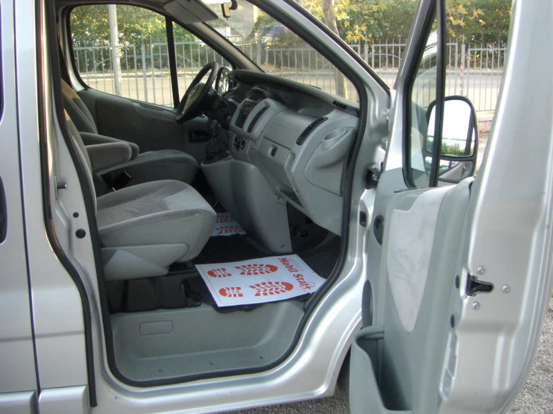 Opel Vivaro 1.9dci TOUR KLIMA 6ck. 8MECTA, снимка 13 - Бусове и автобуси - 51829612