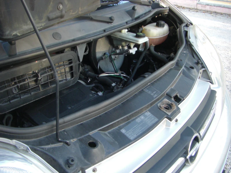 Opel Vivaro 1.9dci TOUR KLIMA 6ck. 8MECTA, снимка 17 - Бусове и автобуси - 51829612