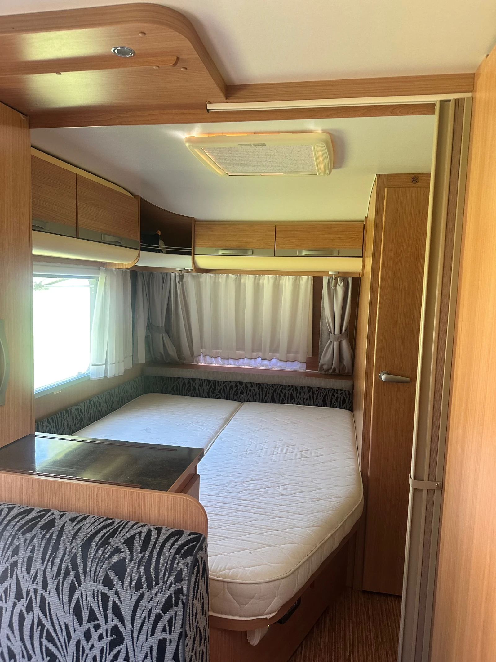 Каравана Adria 563 TK/форселт/тента , снимка 13 - Каравани и кемпери - 55078457