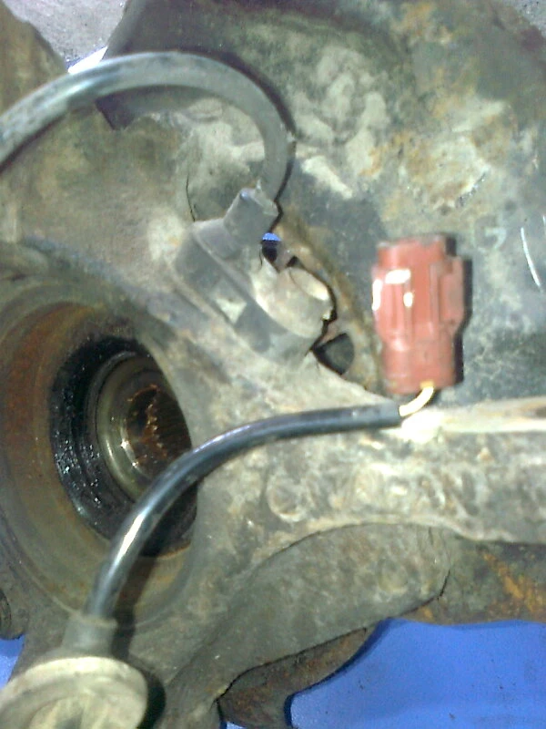 абс датчик преден ляв за Subaru outback 2.5 automatic