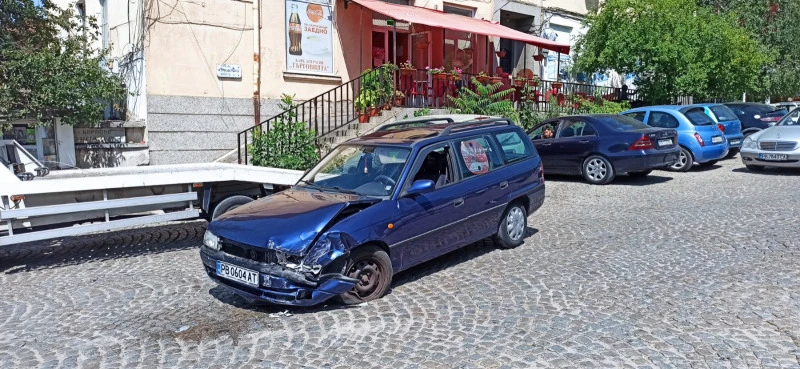 Opel Astra F комби, снимка 1 - Автомобили и джипове - 47145405