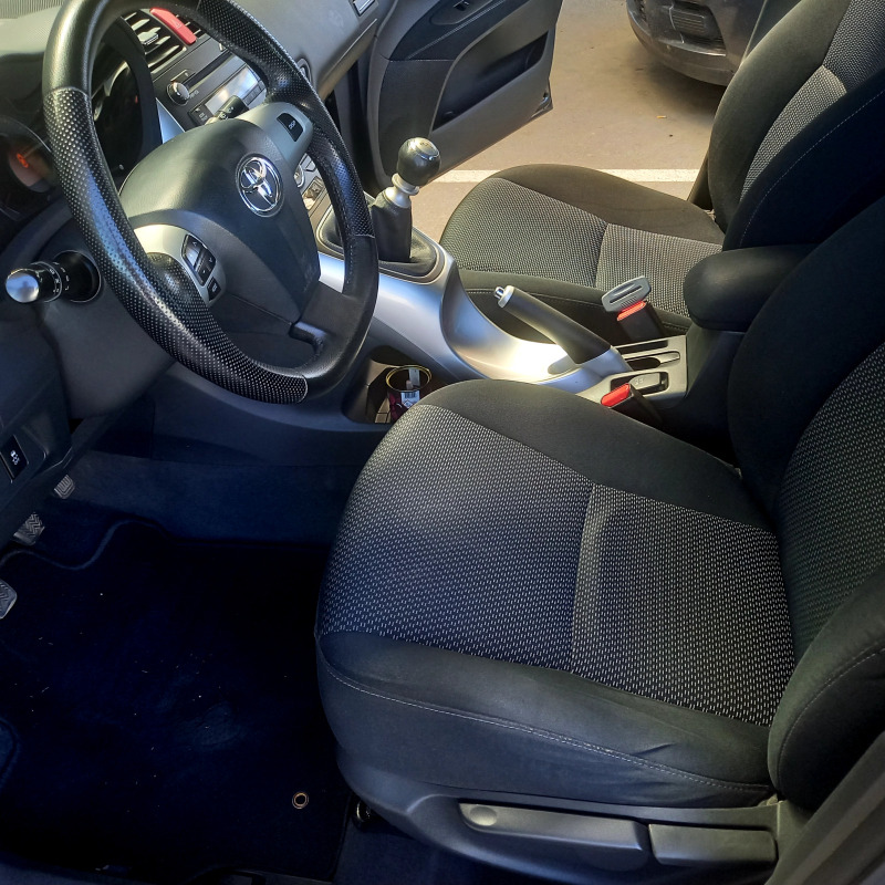 Toyota Auris Facelift, снимка 12 - Автомобили и джипове - 45984960