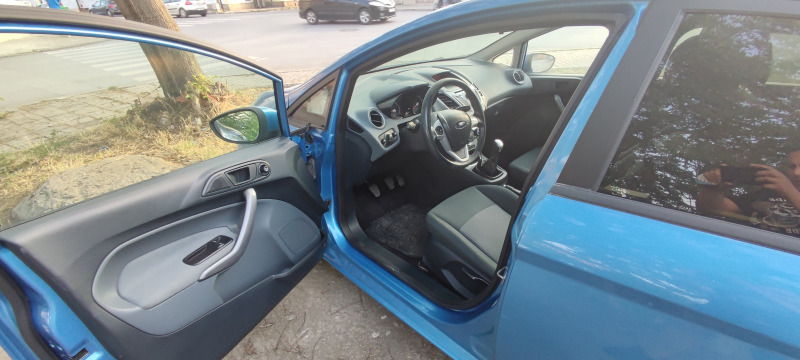 Ford Fiesta 1.6 tdci, снимка 8 - Автомобили и джипове - 46303636