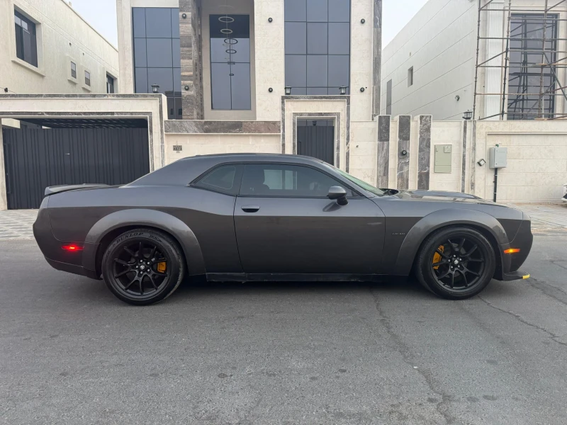 Dodge Challenger R/T, снимка 17 - Автомобили и джипове - 47354444