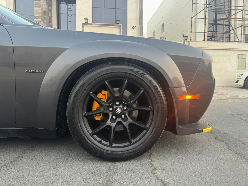 Dodge Challenger R/T, снимка 6 - Автомобили и джипове - 47354444