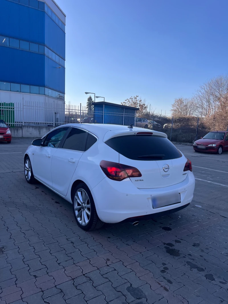 Opel Astra J 1.4 ТУРБО - бензин/газ EURO5A, снимка 3 - Автомобили и джипове - 49228525