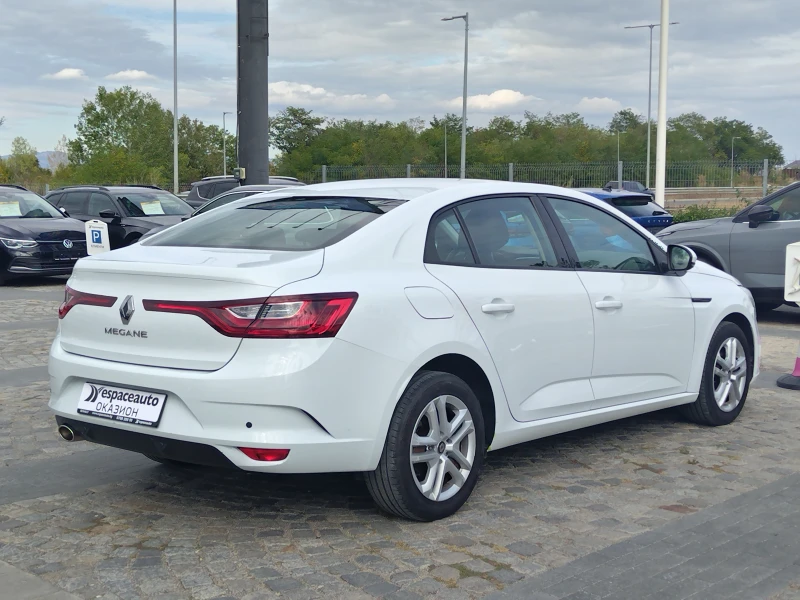 Renault Megane 1.3TCe 140 к.с./Life, снимка 5 - Автомобили и джипове - 51911444