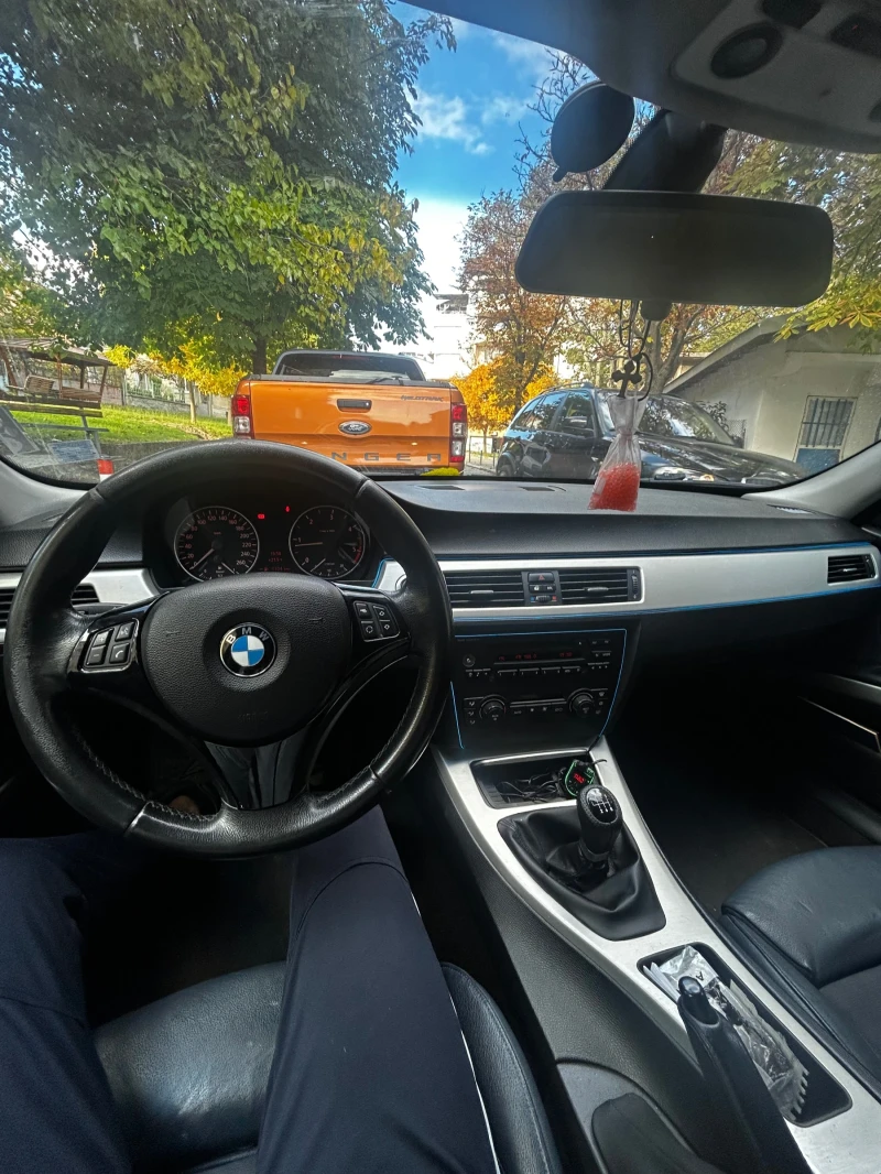 BMW 320, снимка 10 - Автомобили и джипове - 52738859