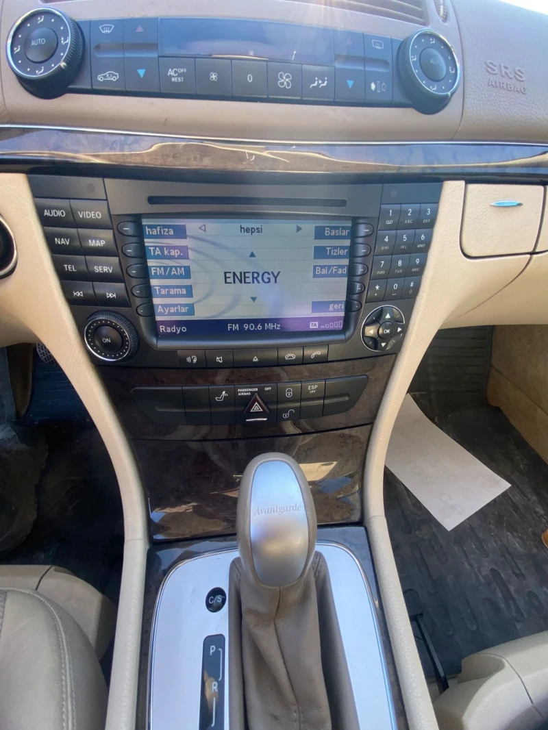 Mercedes-Benz E 220 Нов Внос от Белгия , снимка 9 - Автомобили и джипове - 53386966