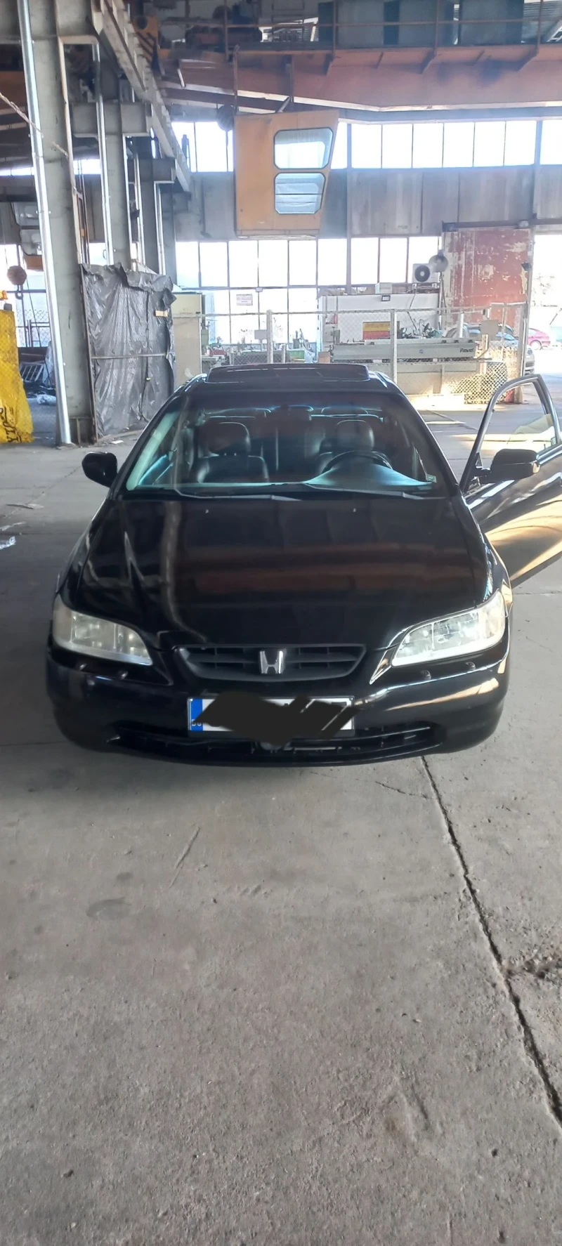 Honda Accord Coupe 3.0 v6, снимка 2 - Автомобили и джипове - 53557912