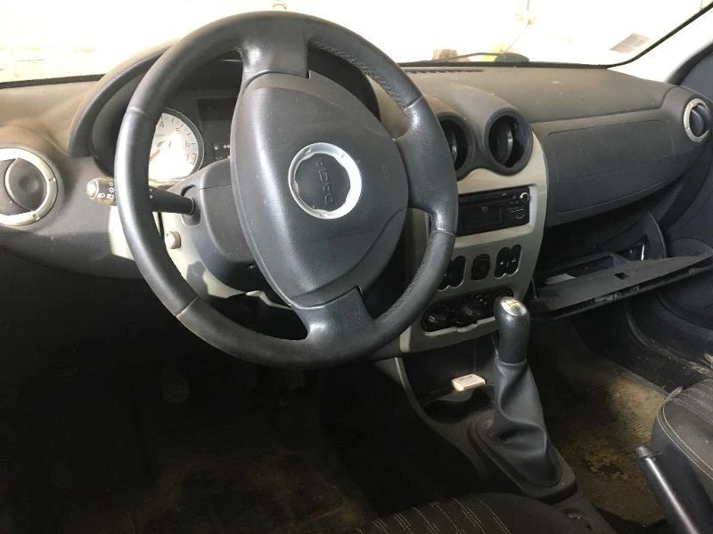 Dacia Logan 1.5dci, снимка 14 - Автомобили и джипове - 17728670