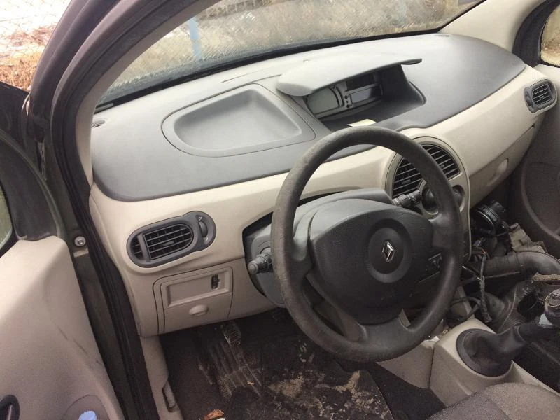 Renault Modus 1.5 dci, снимка 3 - Автомобили и джипове - 24190768