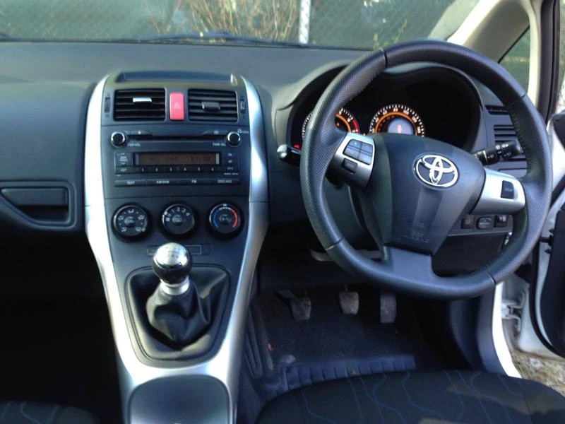 Toyota Auris 1.3vvt-i 99.6 | Mobile.bg   16