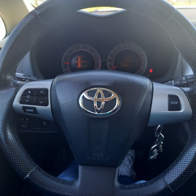 Toyota Auris Facelift, снимка 2 - Автомобили и джипове - 45132526