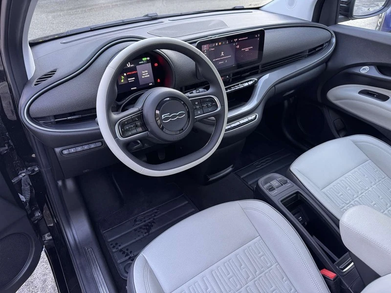 Fiat 500e е La Prima Panorama 42 kWh, снимка 8 - Автомобили и джипове - 52538318