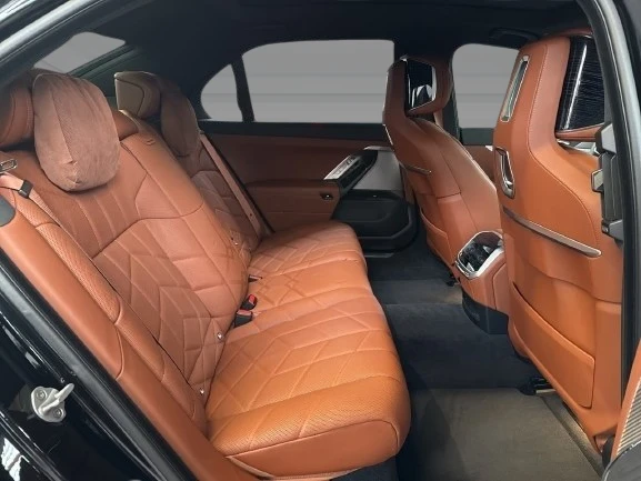BMW 750 e xDrive = Executive = Гаранция, снимка 12 - Автомобили и джипове - 55406538