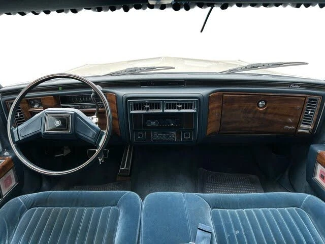 Cadillac Brougham 5.0* V8* RWD* , снимка 12 - Автомобили и джипове - 55539064