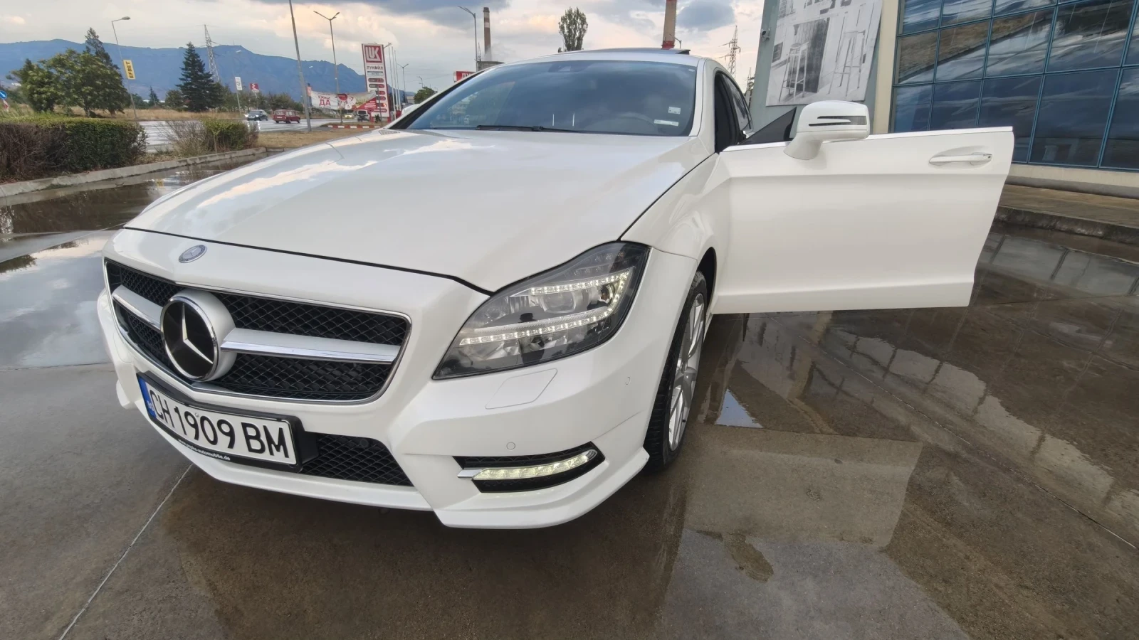 Mercedes-Benz CLS 350 CLS Shooting Brake 4M AMG Line + LED+ AHK, снимка 1