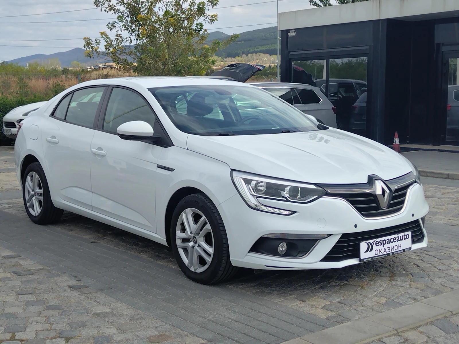 Renault Megane 1.3TCe 140 к.с./Life - изображение 3