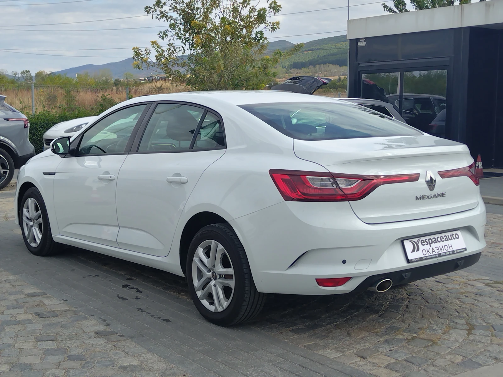 Renault Megane 1.3TCe 140 к.с./Life - изображение 7