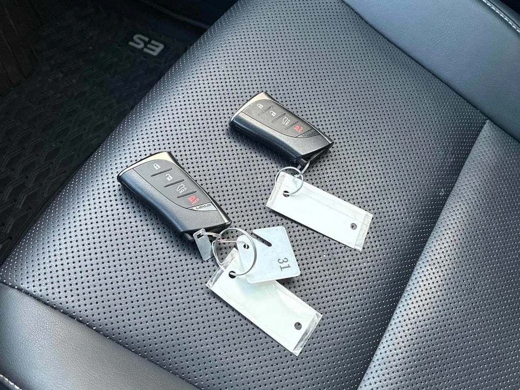 Lexus ES * 300h * CARFAX *    | Mobile.bg   10