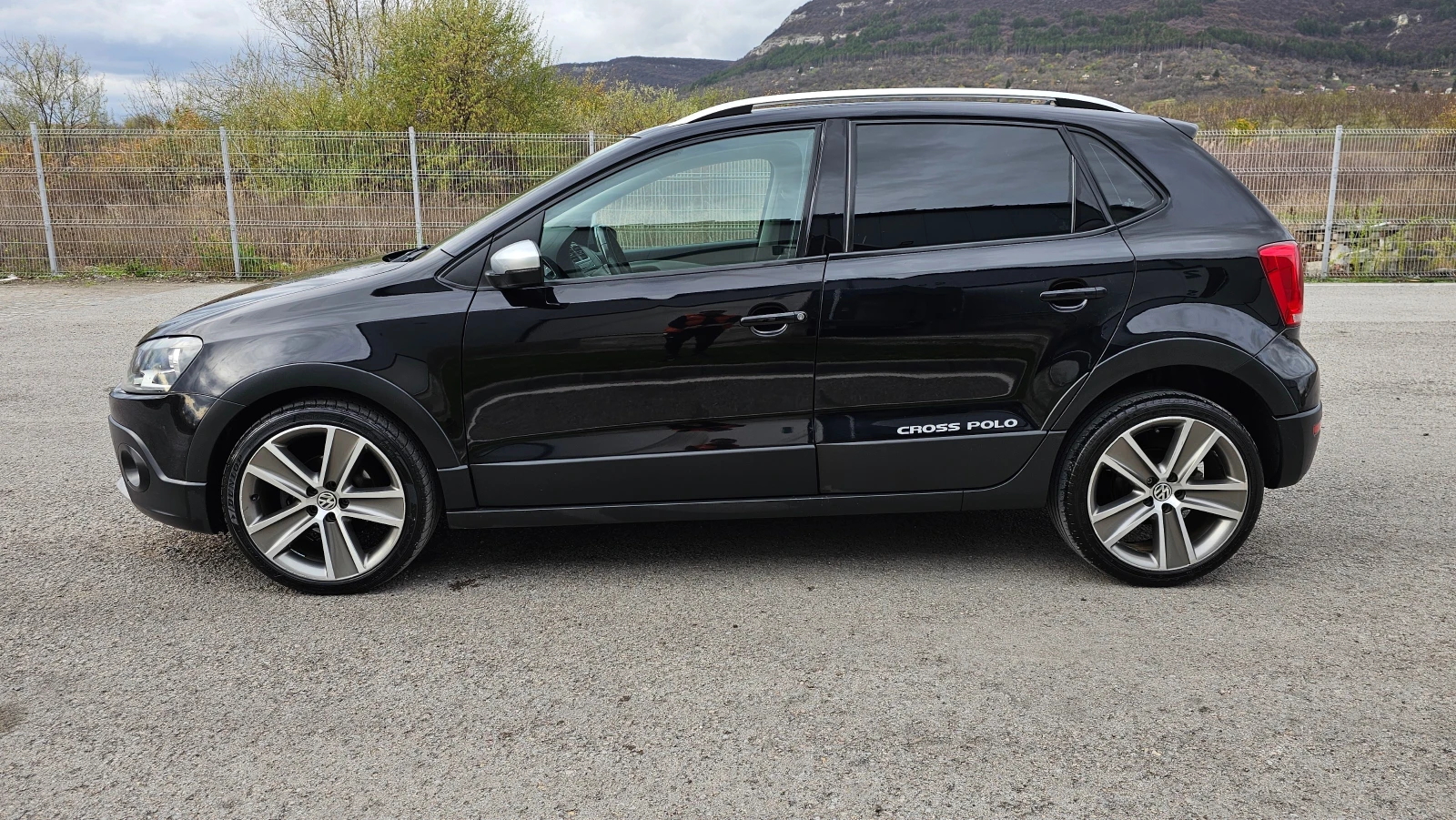 VW Polo 1.6TDI Cross Polo Avtomatik - изображение 2
