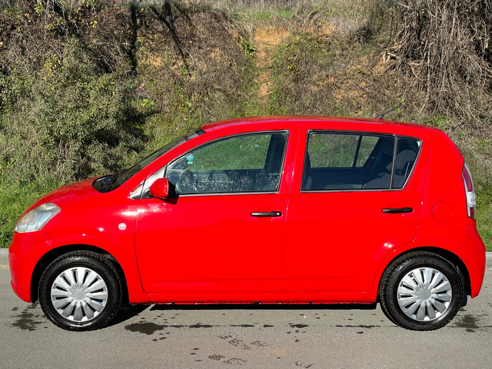 Daihatsu Sirion  - изображение 9