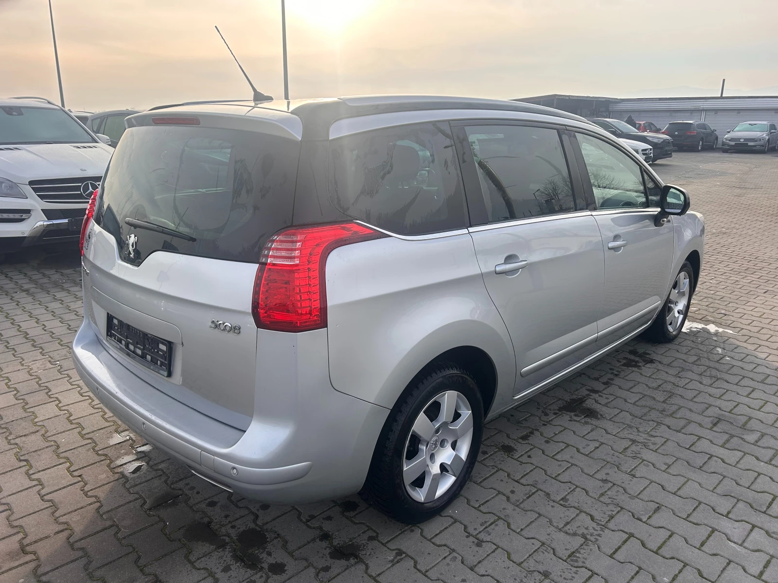 Peugeot 5008 2.0HDI NAVI/PANORAMA 6+ 1 EURO 5 - изображение 6