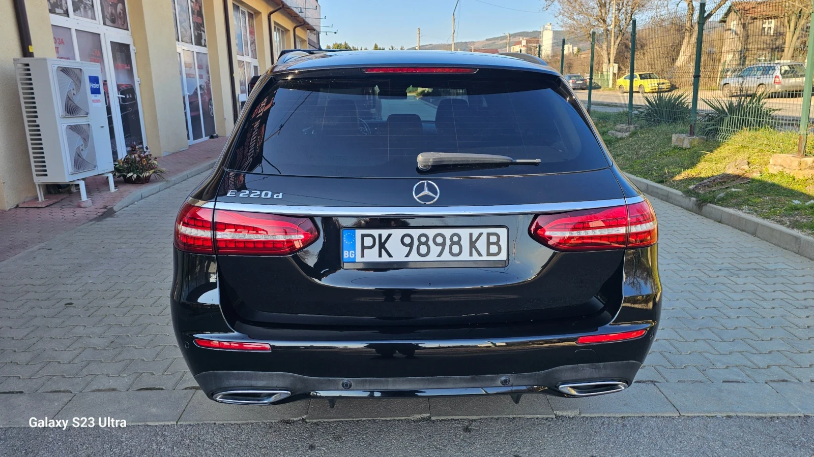 Mercedes-Benz E 220 Face lift/ AMG packet , снимка 5 - Автомобили и джипове - 53747607
