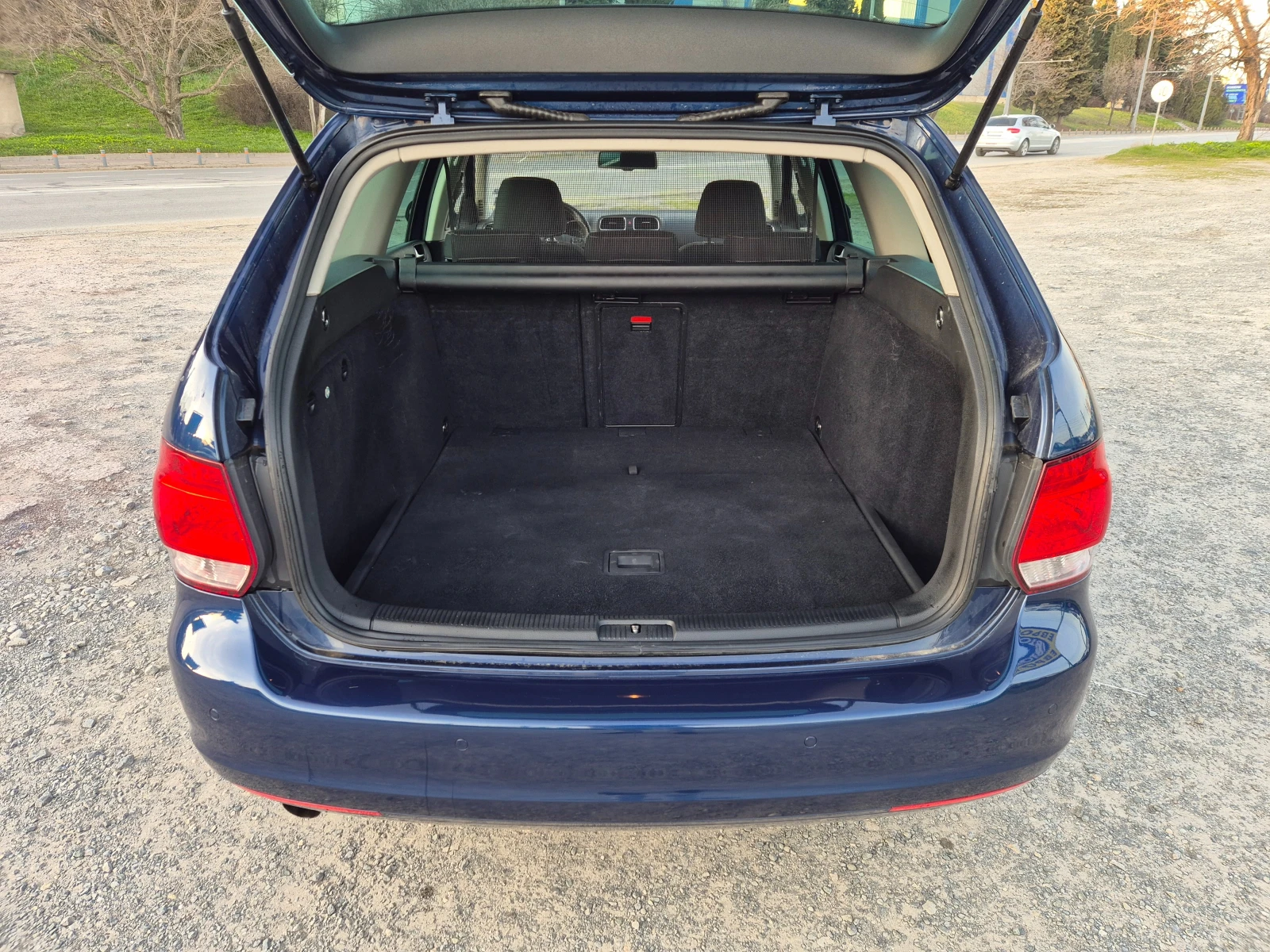 VW Golf Variant 1.6TDI 105к.с., снимка 11 - Автомобили и джипове - 53807401