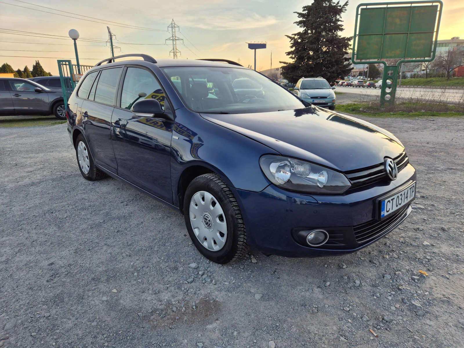 VW Golf Variant 1.6TDI 105к.с., снимка 7 - Автомобили и джипове - 53807401