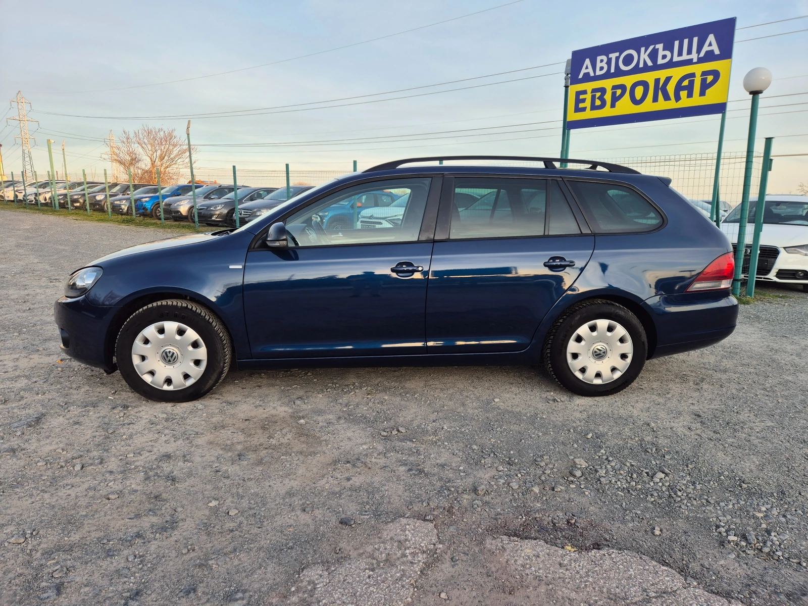 VW Golf Variant 1.6TDI 105к.с., снимка 2 - Автомобили и джипове - 53807401