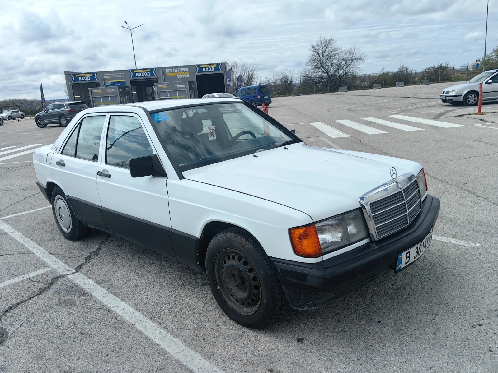 Mercedes-Benz 190, снимка 3 - Автомобили и джипове - 54248677