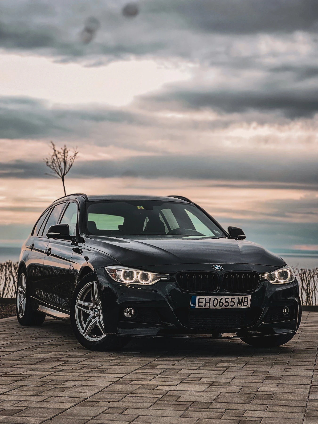 BMW 330 XDrive, снимка 2 - Автомобили и джипове - 54284732