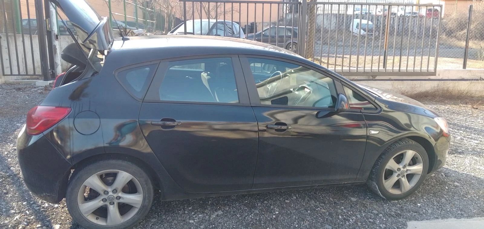 Opel Astra 1.4i, снимка 3 - Автомобили и джипове - 54303362