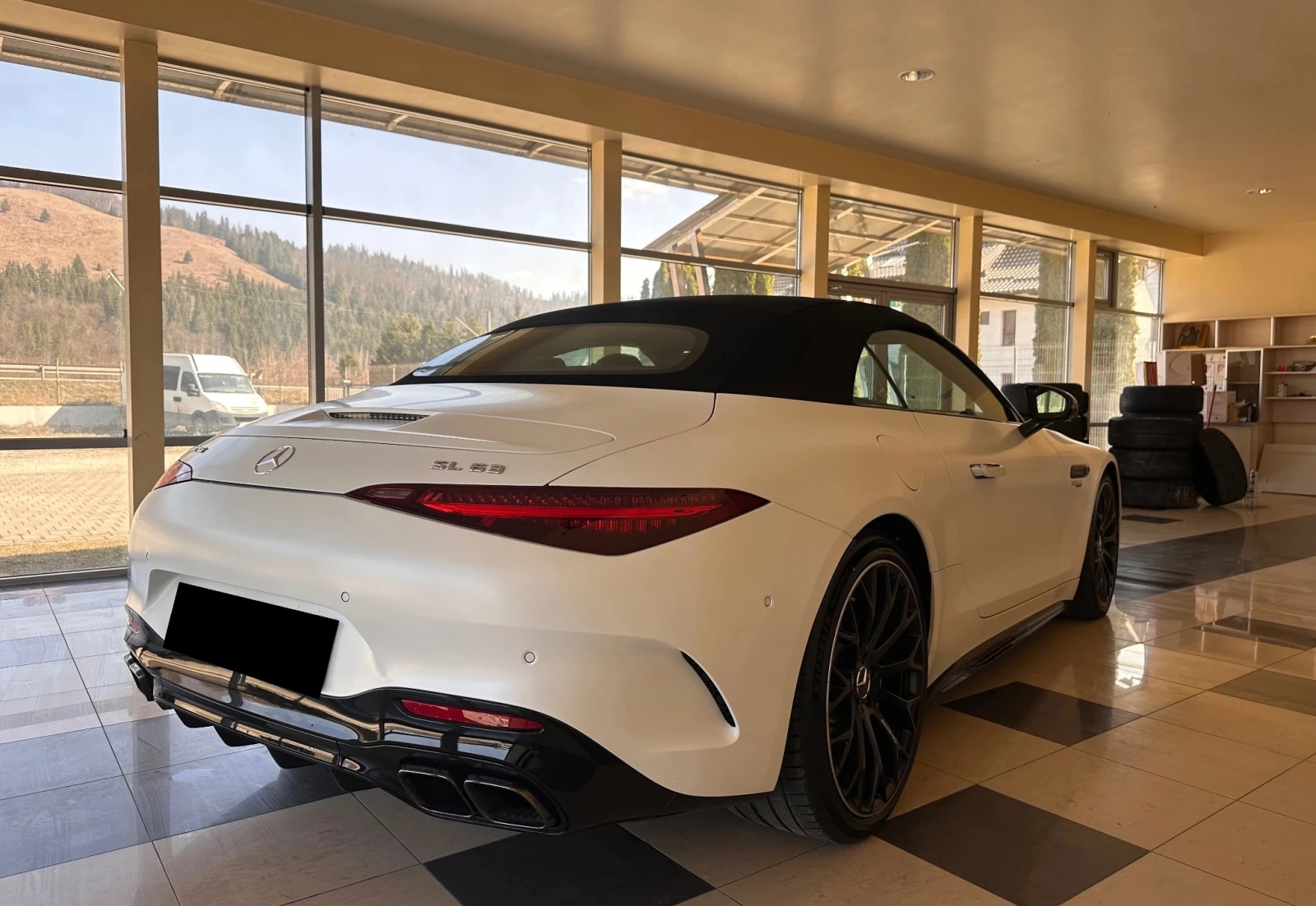 Mercedes-Benz SL 63 AMG 4Matic+ , снимка 3 - Автомобили и джипове - 54333427