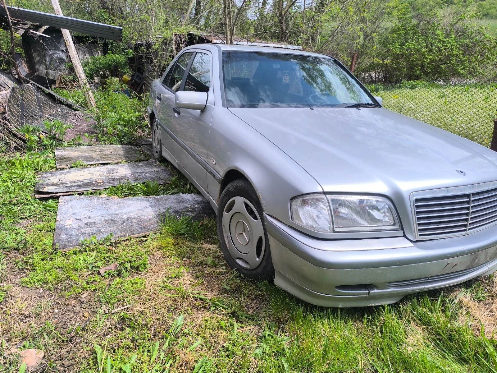 Mercedes-Benz C 220, снимка 2 - Автомобили и джипове - 54389461
