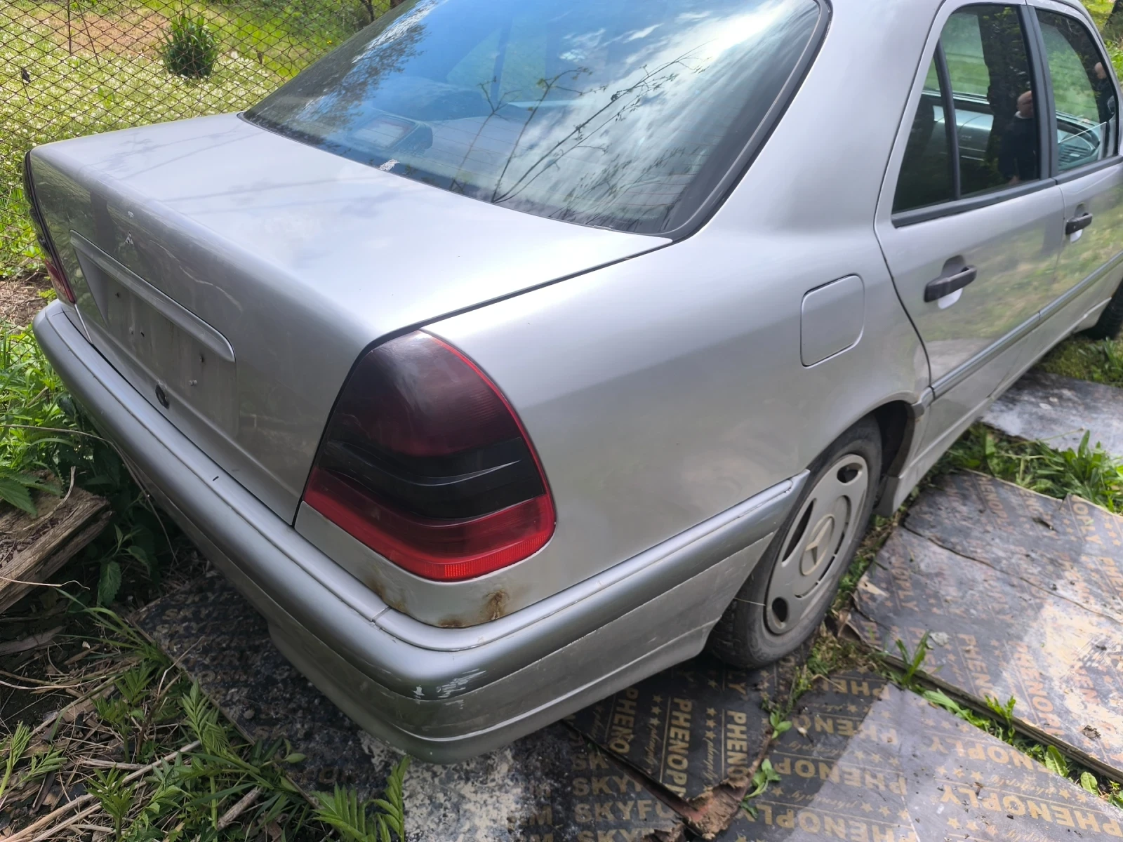 Mercedes-Benz C 220, снимка 4 - Автомобили и джипове - 54389461