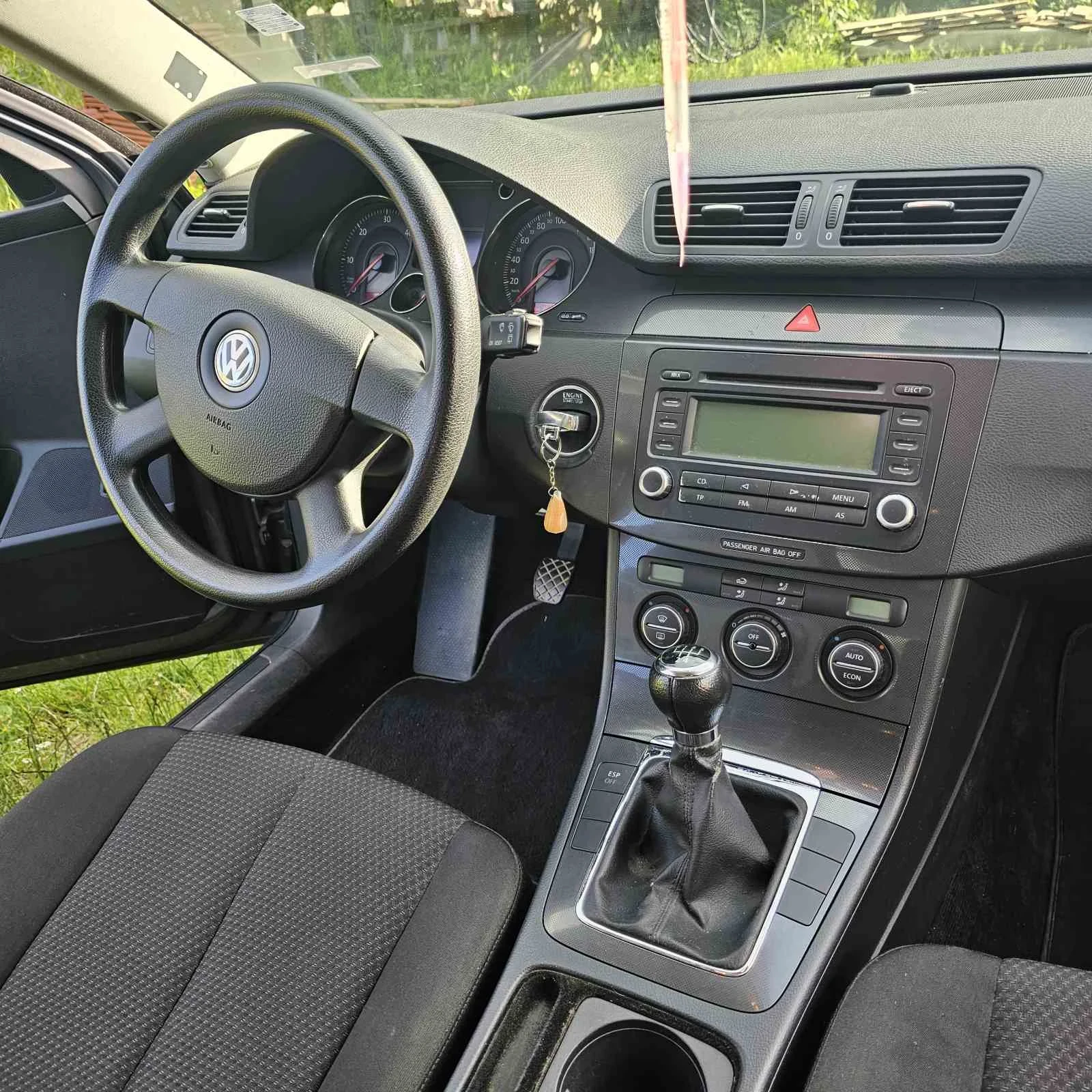 VW Passat, снимка 10 - Автомобили и джипове - 54900575
