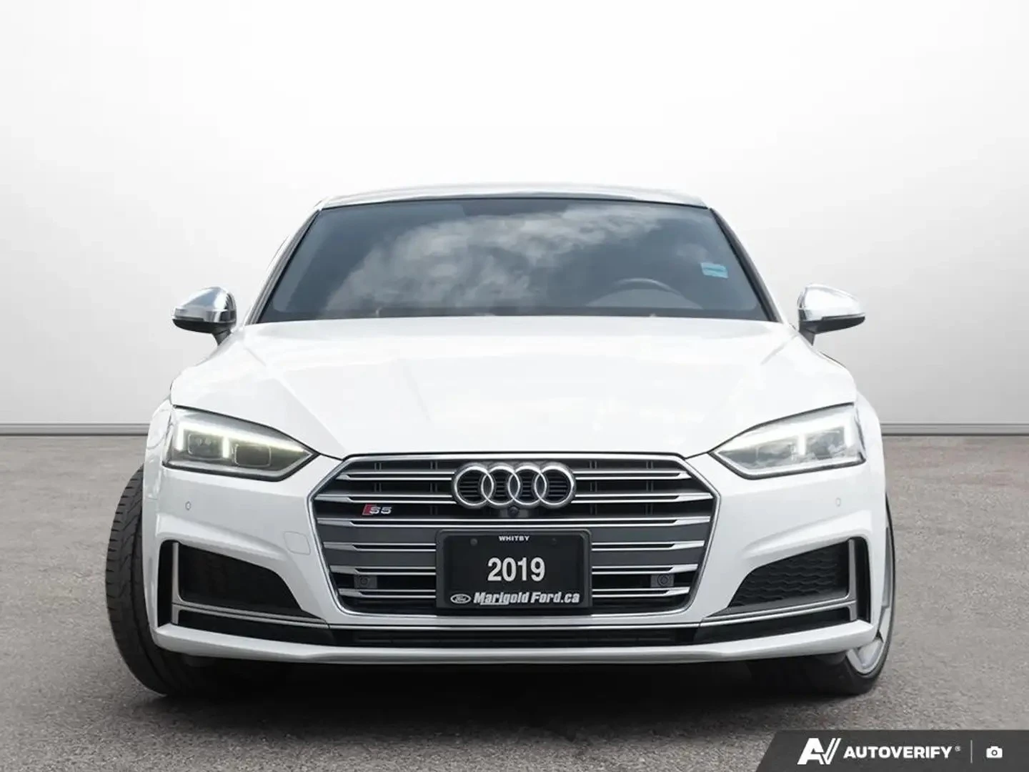 Audi S5 Technik * АвтоКредит * (ЦЕНА ДО БГ), снимка 2 - Автомобили и джипове - 54906849
