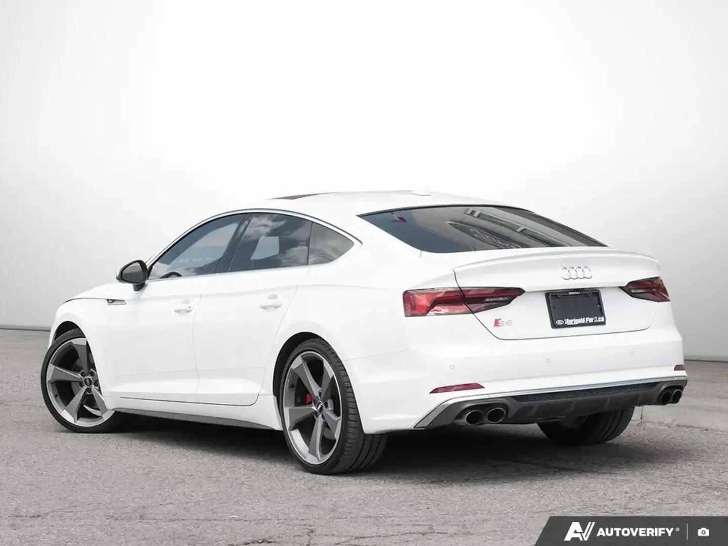 Audi S5 Technik * АвтоКредит * (ЦЕНА ДО БГ), снимка 4 - Автомобили и джипове - 54906849
