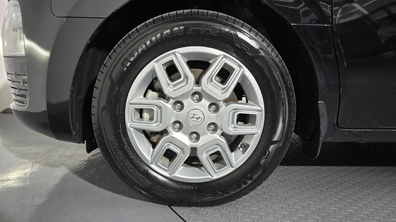 Hyundai Staria Modern* BLIND SPOT* ПОДГРЕВ ВОЛАН* КРАЙНА ЦЕНА, снимка 5 - Автомобили и джипове - 55243860