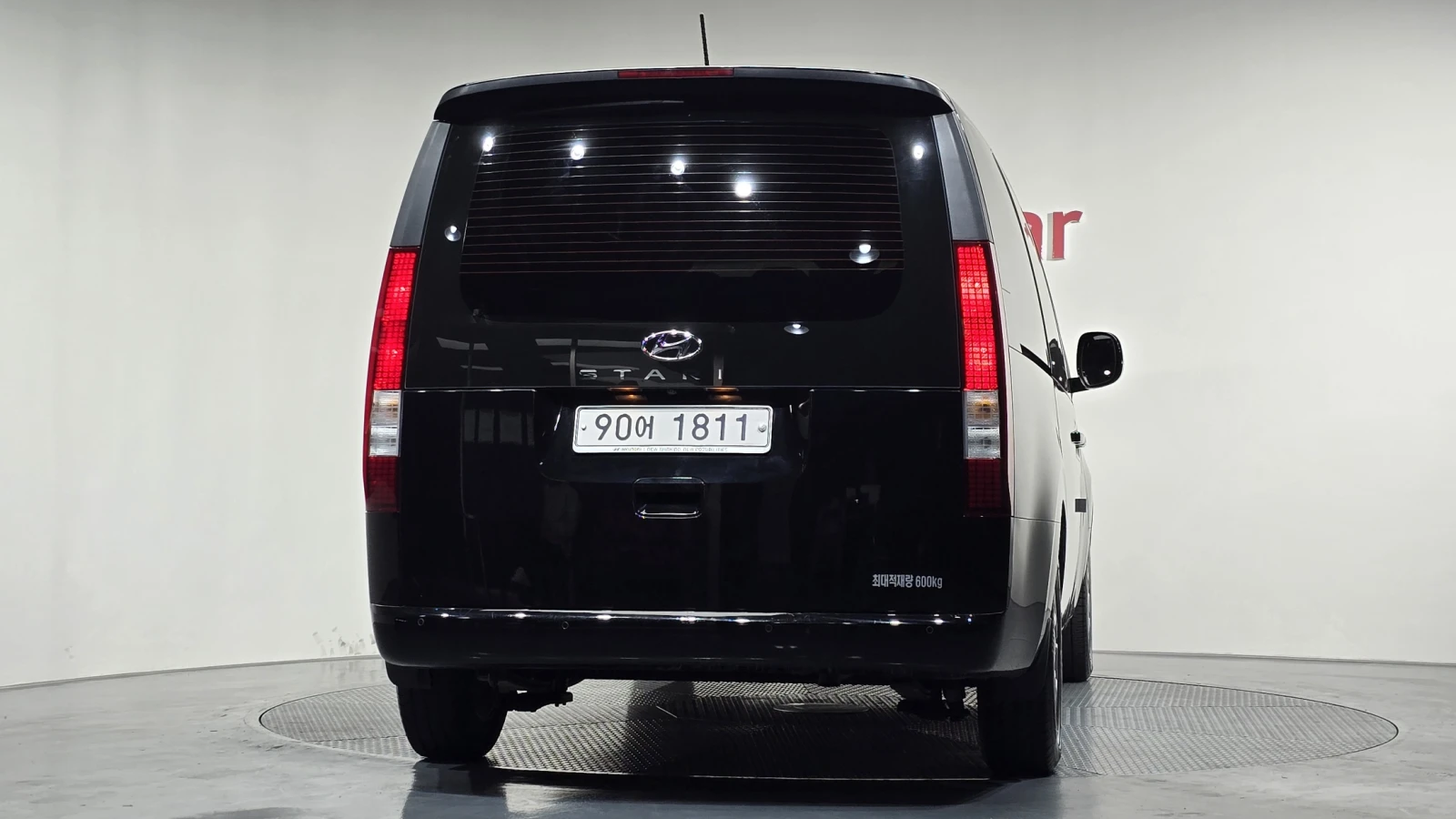Hyundai Staria Modern* BLIND SPOT* ПОДГРЕВ ВОЛАН* КРАЙНА ЦЕНА, снимка 4 - Автомобили и джипове - 55243860