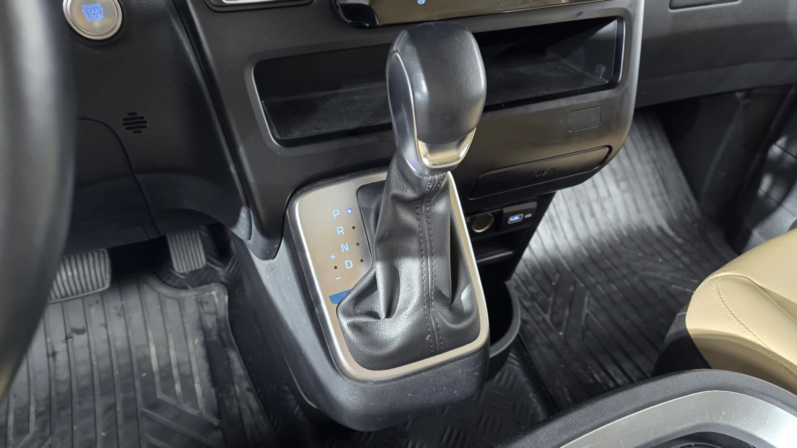 Hyundai Staria Modern* BLIND SPOT* ПОДГРЕВ ВОЛАН* КРАЙНА ЦЕНА, снимка 9 - Автомобили и джипове - 55243860