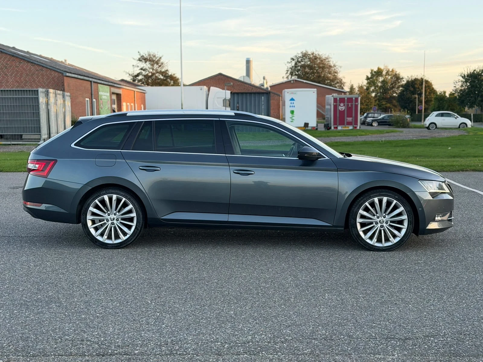 Skoda Superb, снимка 6 - Автомобили и джипове - 56334044