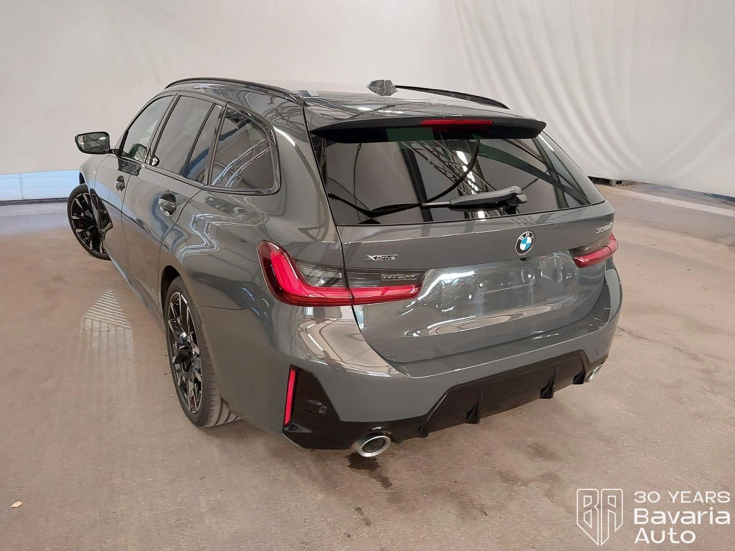 BMW 330 d xDrive Touring Sportautomatic, снимка 2 - Автомобили и джипове - 56540682