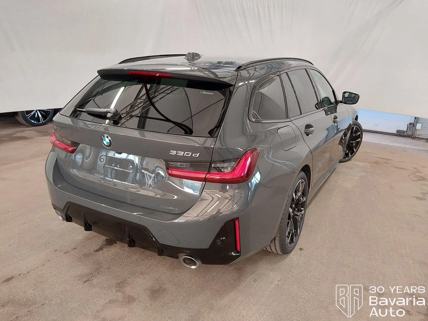 BMW 330 d xDrive Touring Sportautomatic, снимка 3 - Автомобили и джипове - 56540682