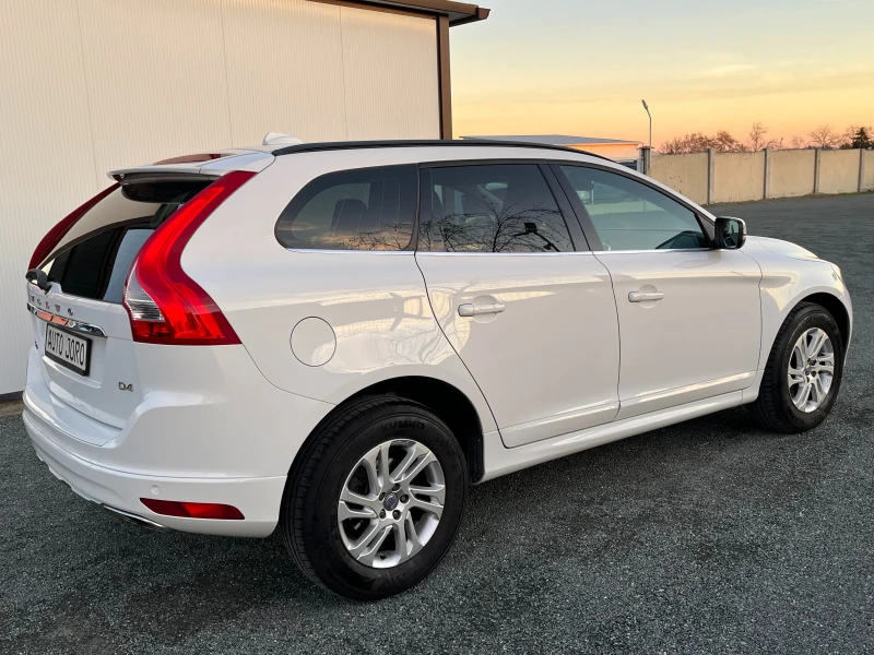 Volvo XC60 2.0D4-181k.c.Aвтоматик, снимка 5 - Автомобили и джипове - 48411594