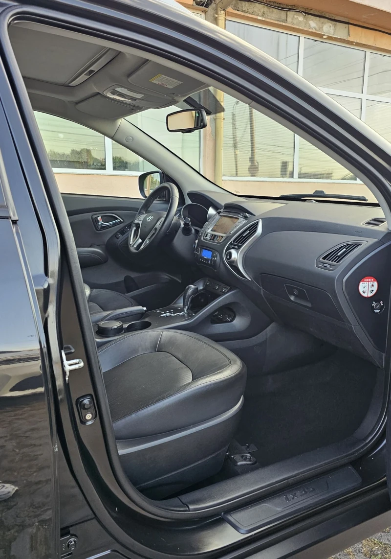 Hyundai IX35 2.0 CRDI 4WD 184к.с. Premuim KeylessGo Панорама, снимка 7 - Автомобили и джипове - 50691399